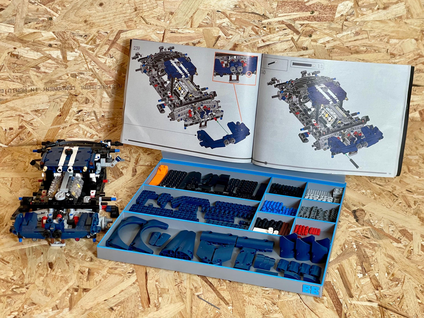 BRICK BUDDY™ TECH – Modular Building Tray | Eco-Friendly Organiser With Removable Guide Stand